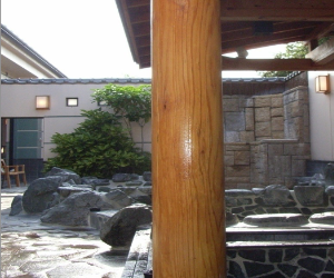 木化粧柱のカビ除去
